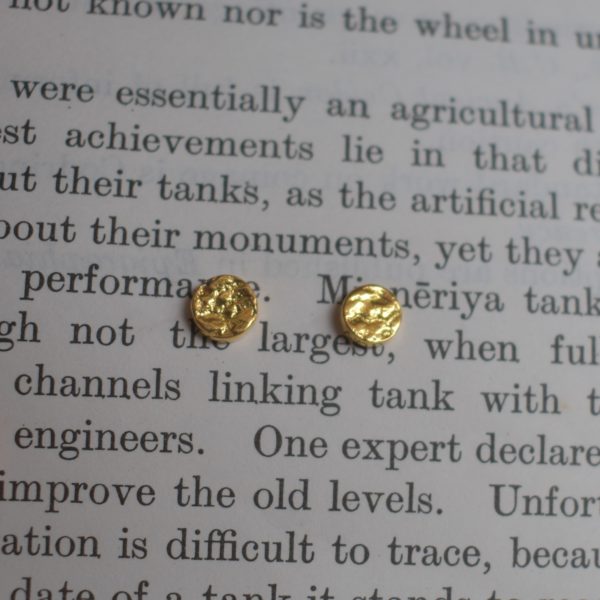 gold hammered stud earrings